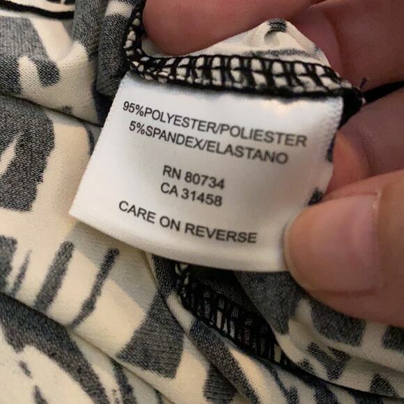 Black and white BCBG Maxazria shirt dress size medium - Picture 7 of 7